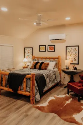 Cozy Cabin & Hiker's Paradise on 6,000 Acre Ranch