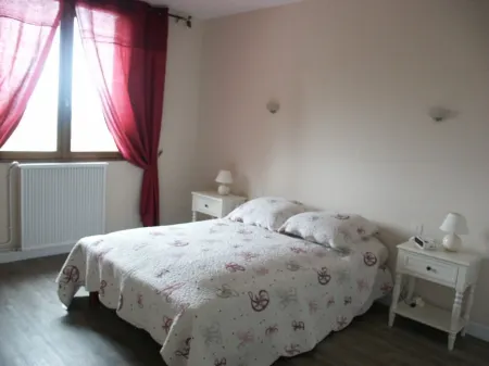 Detached house in old village of Gers in COURRENSAN Отели в г. Курансан