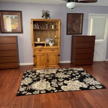 COZY HOME WITH SPARKLING POOL AND PET  FRIENDLY