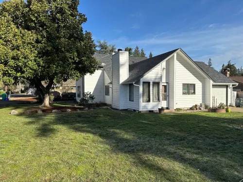 Fully Remodeled 2 Bedroom Home! Fantastic Central Location!