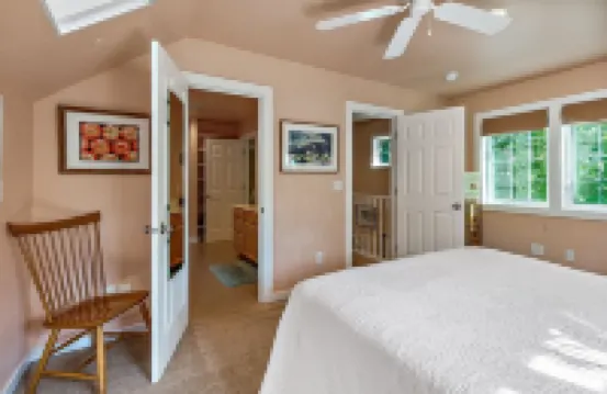 The Maple Apartment at Tudor House Vacation Rentals