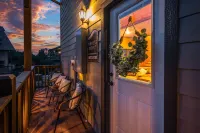Fall Foliage! Pet Friendly, Indoor Pool, Fire Pit, Hot Tub, Foosball, Dollywood!