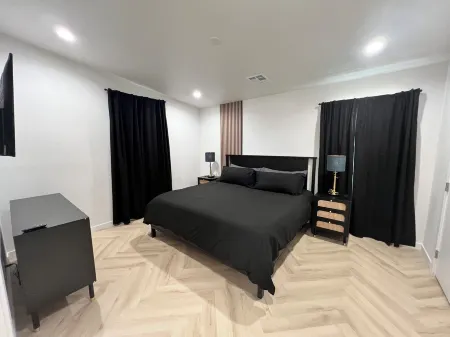 Barndominium Desert Escape - Mountain View, town close, gateway to Death Valley