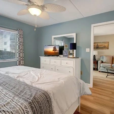 St Augustine Beach Condo steps from the beach!