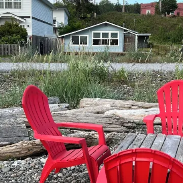 Cottage with Private Beach in Birch Bay