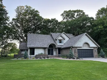Beautiful Fully Remodeled House Located on Hazeltine National Golf Club.