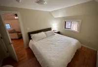 Cozy 1 king bed Apt Minutes to Okemo (Pet Friendly)