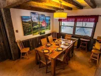 Forest Lane - Roomy Mt Snow 5 Bedroom Home with Hot Tub! Hotels in West Dover