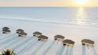MI Charm:Heated pool, Walking Distance to Beach & Restaurants, Sleeps 10
