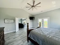 New! Private 5BR 5,000 SqFt Lake House on 7 Acres