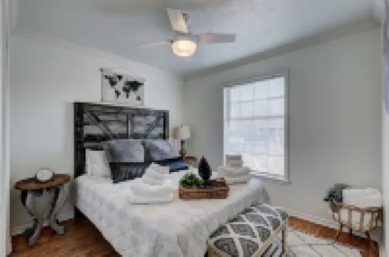 SOONER SUITE - 5 Min From OU - Media Room & Fire Pit - 7 Guests