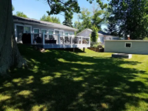 Paradise in Port Bay