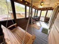 Cabin-Home Heat & AC, WiFi, Fireplace,Full Kitchen and much more