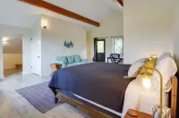 South Skagit Sahale Chalet  with views 8 minutes from downtown