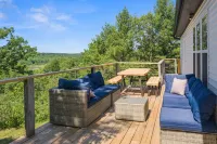 Beautiful views and water access on 20 acre paradise! slps 14 Hot tub dock kayak
