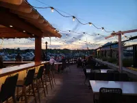 Beach House w/Yard, Beach Passes, Firepit, King Beds Near Boardwalk, Restaurants