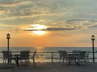 Asher's Lake Michigan Premier 2 BR Beachfront Penthouse Condo - Book today!!