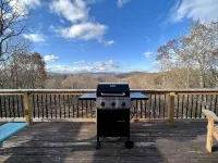 Scenic VIEWS! Pool table - Fire Pit - River Access - Arcade