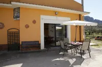 Bright house, relaxing location. Hotel a Caltabellotta
