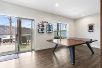 New Lakefront Cabin - Lake Views - Large Hot Tub - Firepit