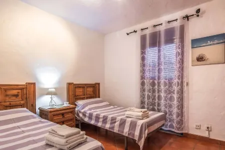 Unique Moroccan  style detached villa with  private pool n a prestigious area! Отели рядом с достопримечательностью «Seven Pints»