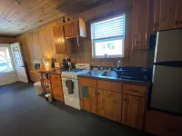 Pondside cabin next to a river with kitchen and bath. Kid/Pet Friendly. Roku TV Hotels in Webster County