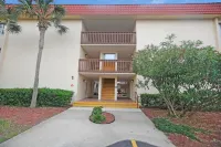 2 Bedroom 2 Bath Condo steps to Beach (880-1108)