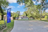 3-Bedroom Vacation Home 12 Mins from University of Alabama-Birmingham &Hospital Hotels in 