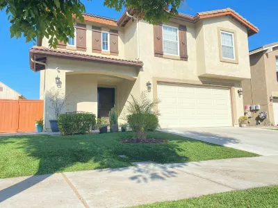 Enjoy San Diego! Less than 5-min drive to Sesame Place and NICU Amphitheater!