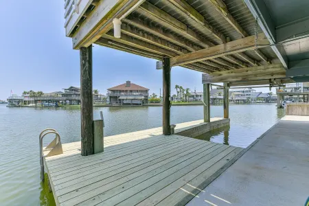 Waterfront - The Blue Heron House