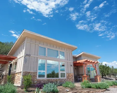 Stargazer Bungalow Near Sedona • Pool • Hot Tub • King Bed Hotels in Cornville