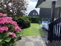 Spacious holiday home, close to the beach, WiFi, pets welcome, quiet residential area