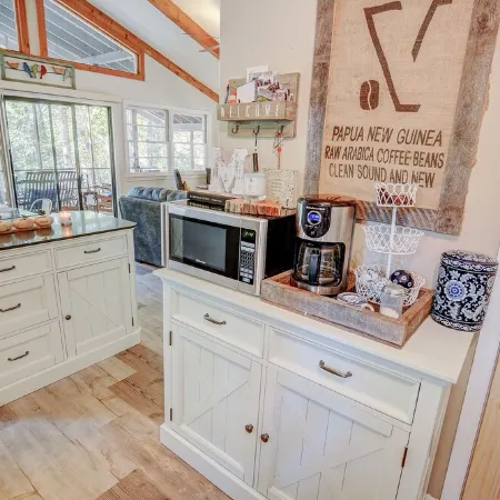 Secluded Lake Front Cabin - on Lake Hartwell, with Dock, Fenced Yard, Fire Pit.
