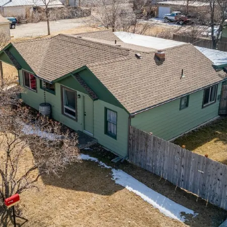Happy Bison House - Walking Distance to Downtown; sleeps 8!