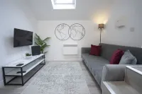 The Den - King BED 5 min Walk to City Centre