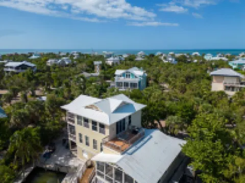 Solitude North Captiva, Carts, Dock, Private Pool, Club, Sleeps 12 Hotels in Captiva