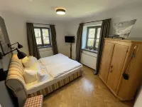 Sunny 100 sqm apartment for 4 people, garden, garage / near the lake Hotel a Bad Wiessee