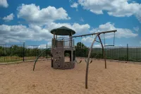 Luxury Lodge for 18, next to SDC, lake views, Indoor/Outdoor pools & splash pads