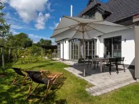 Exclusive Apartment in Central Location with Garden, Fireplace, Wlan, PS5, Fifa26, Karaoke Hotels in Zingst