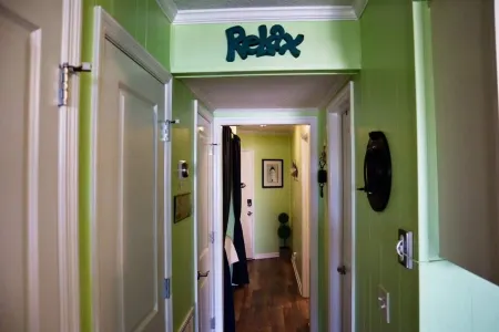 Sun, Sand and Pool : Condo at Savannah, Tybee Отели рядом с достопримечательностью «Cockspur Island Lighthouse»