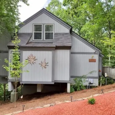 River Tubing, Hot Tub, Golfcourse, Pool, Pet Friendly, Helen, Innsbruck,