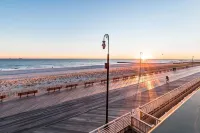 Stylish and comfortable 2BR APT Steps to the beach!