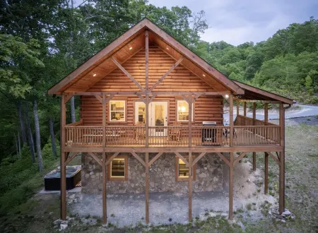 Incredible Views, Hot Tub, Pool Table, Waterfalls, Hiking