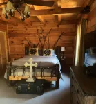 Beautiful Cozy Cabin Nestled in the Sautee Valley