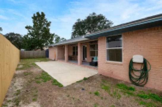 No extra Fees for your dogs....Relaxing Family Getaway 🐕-3mi to Beach 納瓦拉酒店