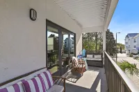 30-A New Condo 100 -140 yards of  Beach Access  End of Summer Discount