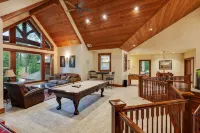 Cdas Finest Secluded Waterfront Estate 7000 Sq ft 5 Forested Acres-Close to Town Hotels in Post Falls