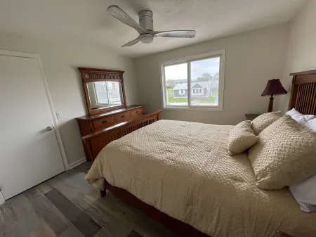 Waterviews and Walking distance to beach.