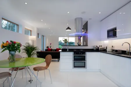 Joy Lane, Chichester near Goodwood Отели рядом с достопримечательностью «Университет Чичестер»