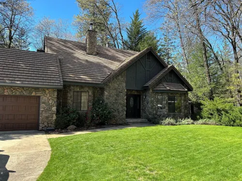Lake Shasta Home on Dooney Creek Cove, Lakehead Hotels in Lakehead